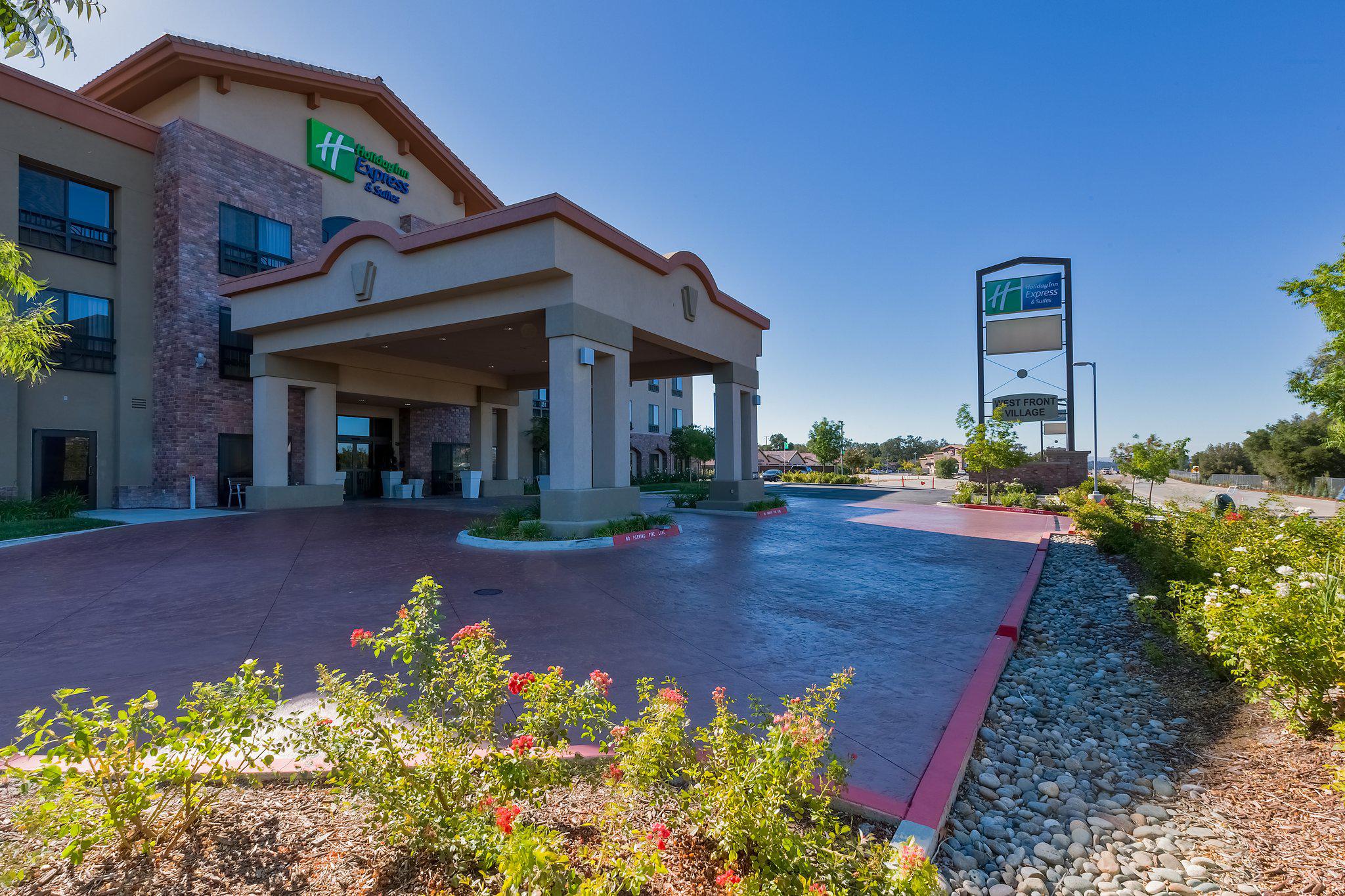 Holiday Inn Express & Suites Atascadero Photo