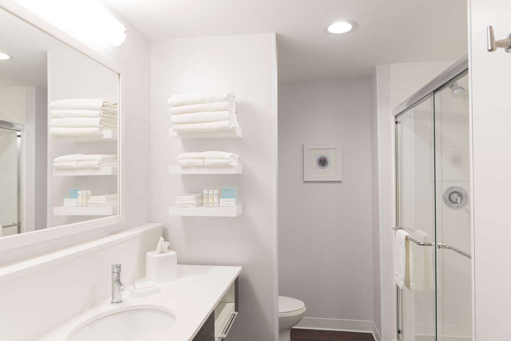 Hampton Inn & Suites Chicago Schaumburg Image