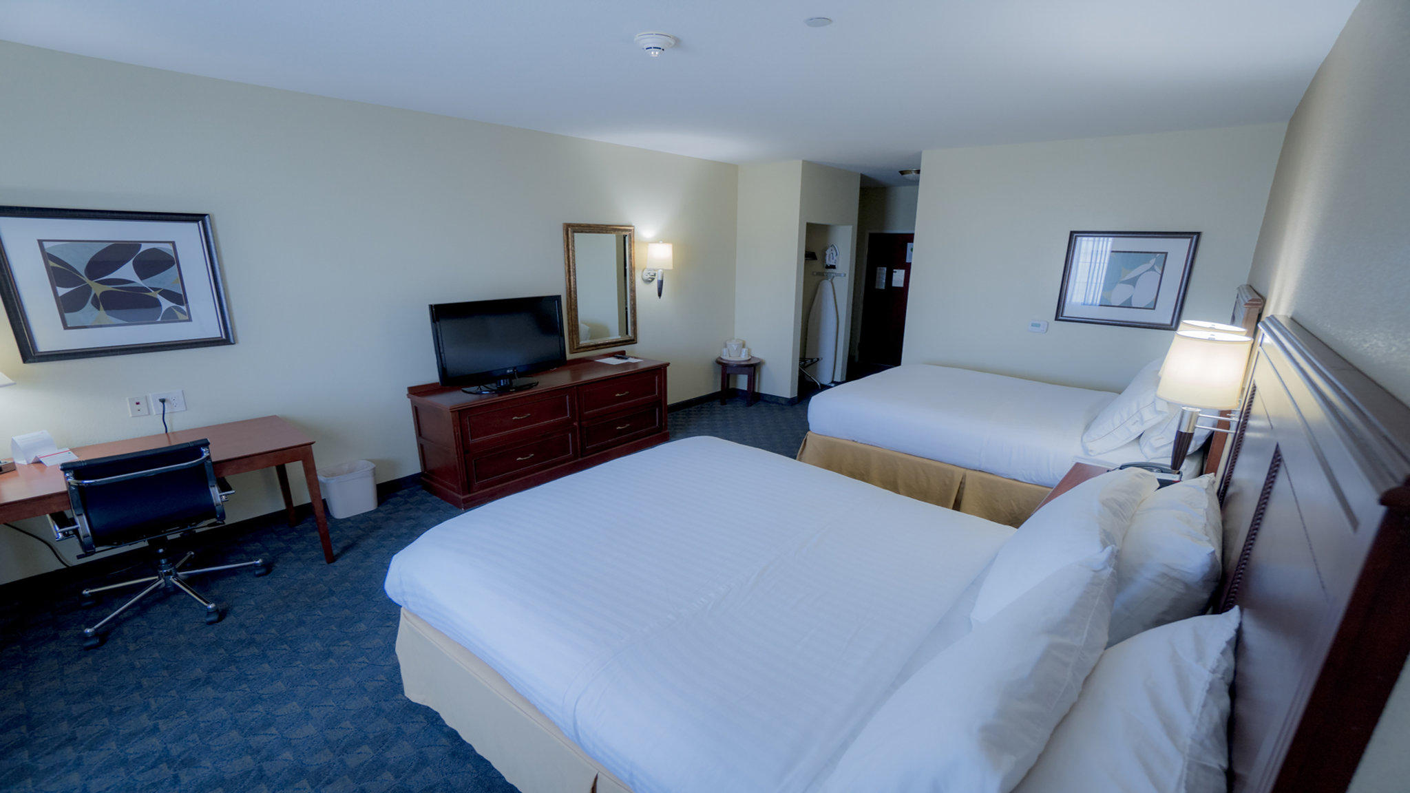 Holiday Inn Express & Suites Pampa Photo