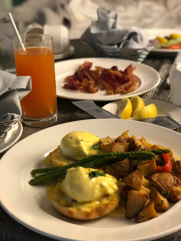 Balsamic Spinach Benedict