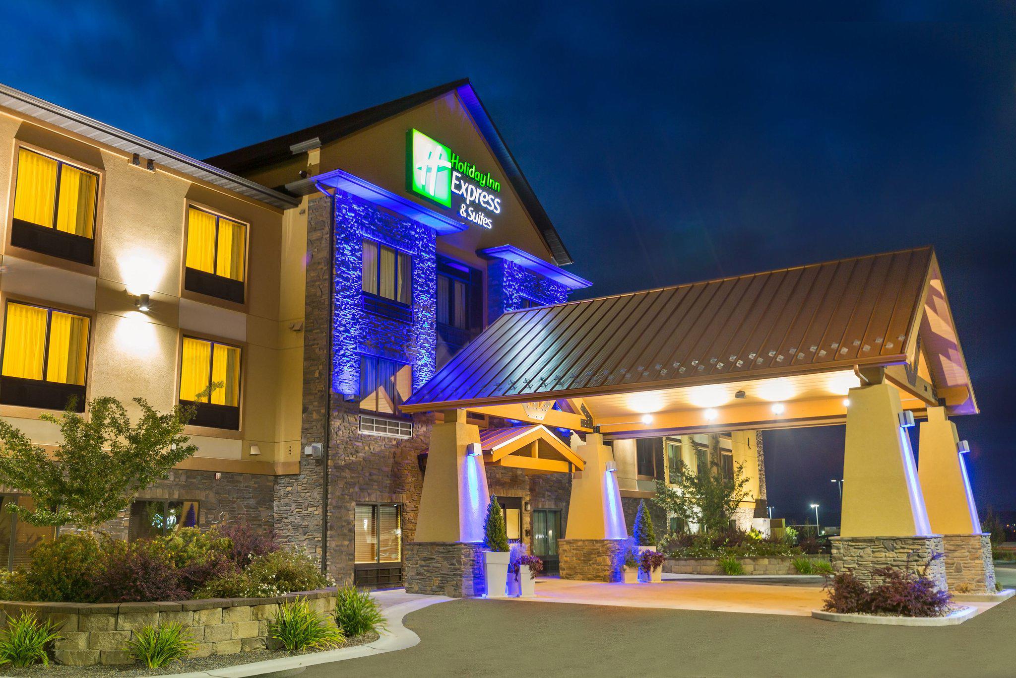 Holiday Inn Express & Suites Helena Photo