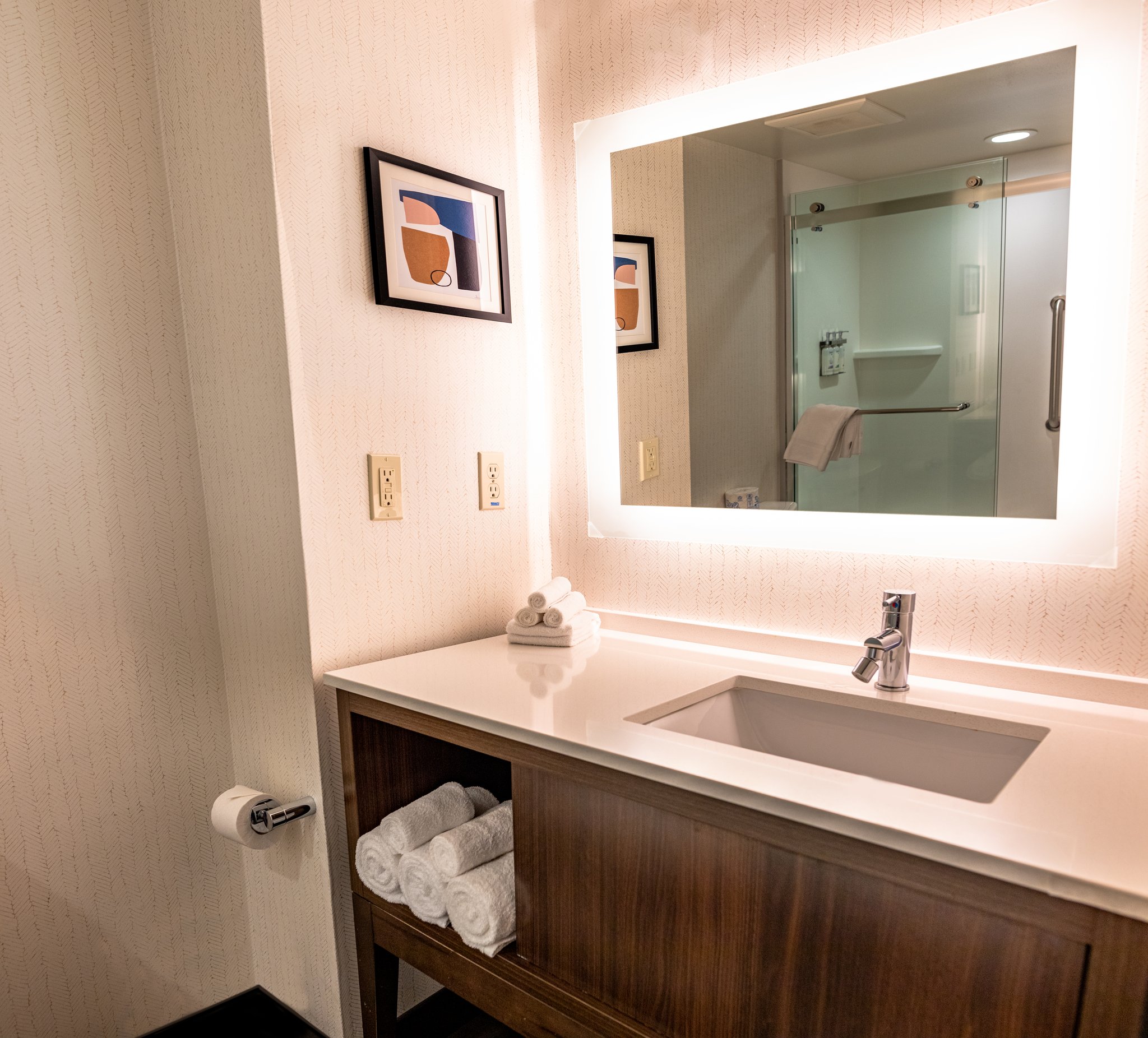 Holiday Inn & Suites Oakland - Airport by IHG Image