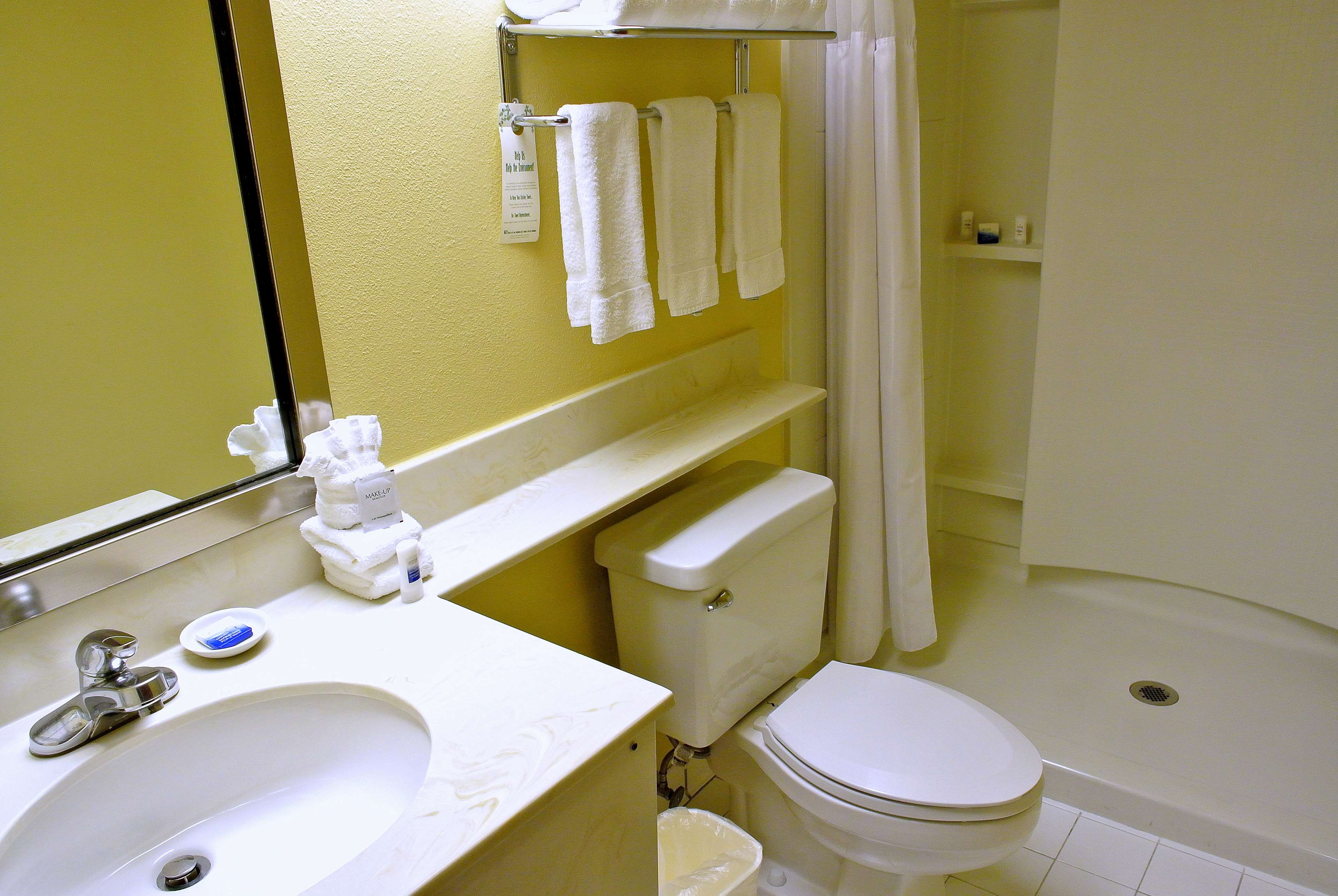 Best Western Plus Plaza by the Green Photo