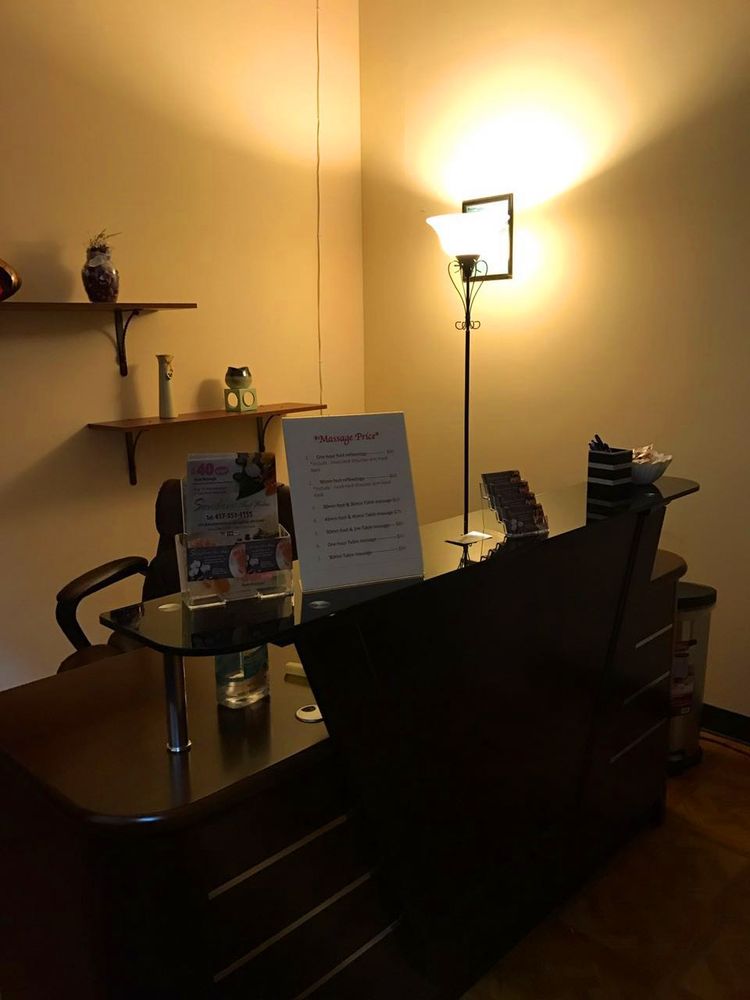 Sunshine Foot Relax Logo