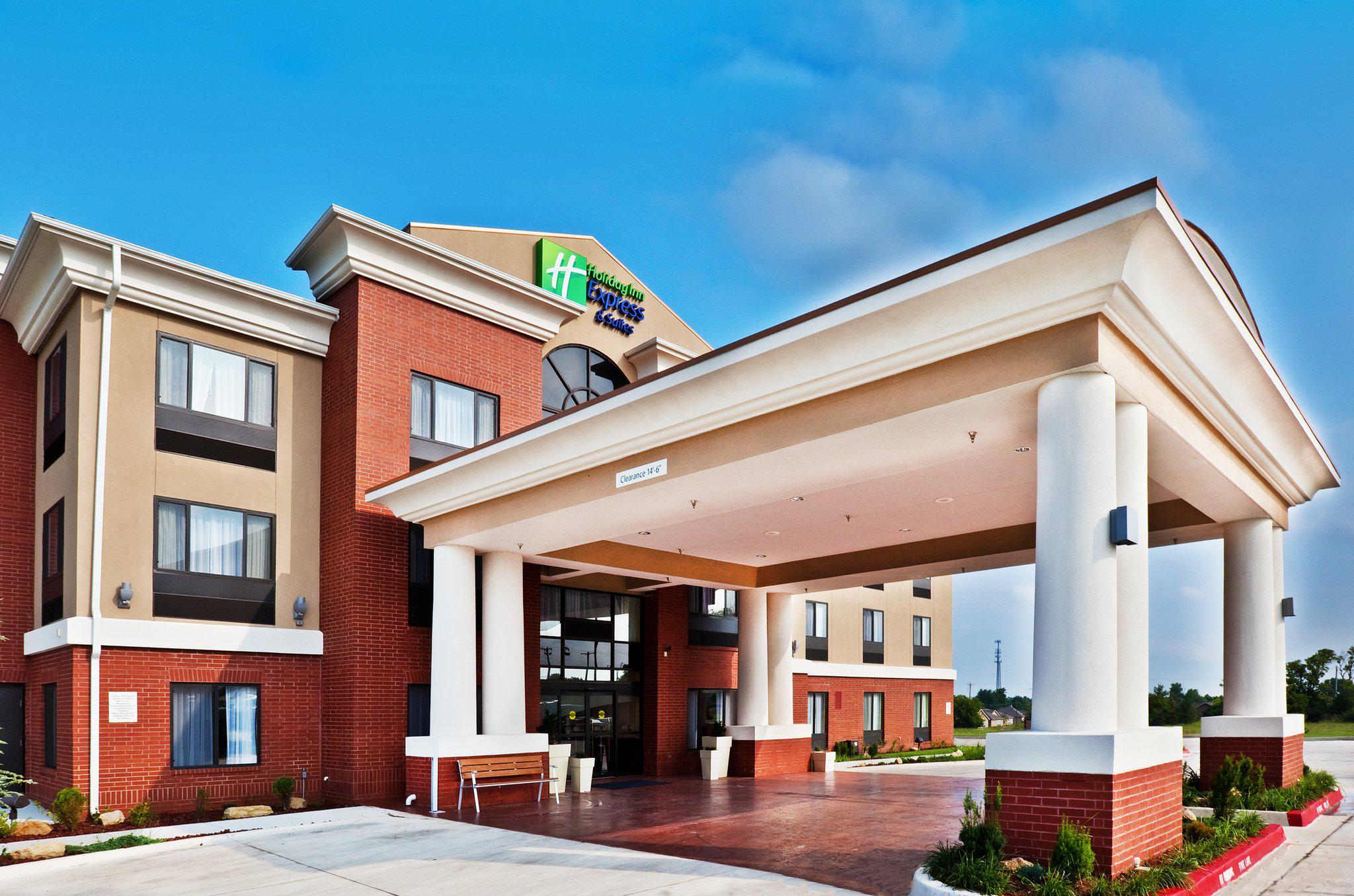 Holiday Inn Express & Suites Ponca City Photo