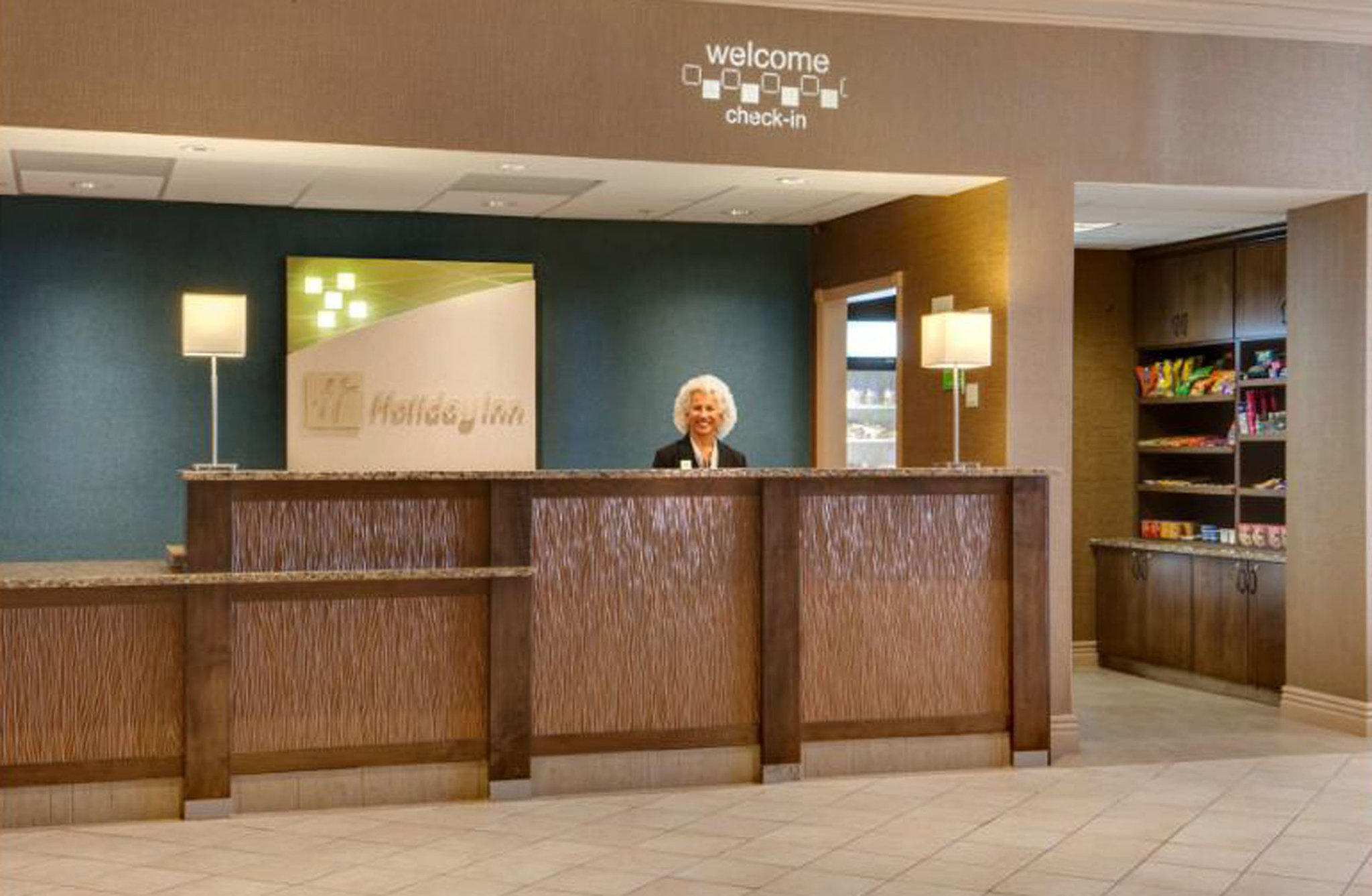 Holiday Inn & Suites Overland Park-West Photo