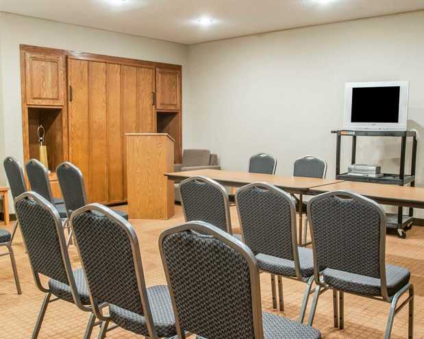 Images Sleep Inn & Suites Lake of the Ozarks