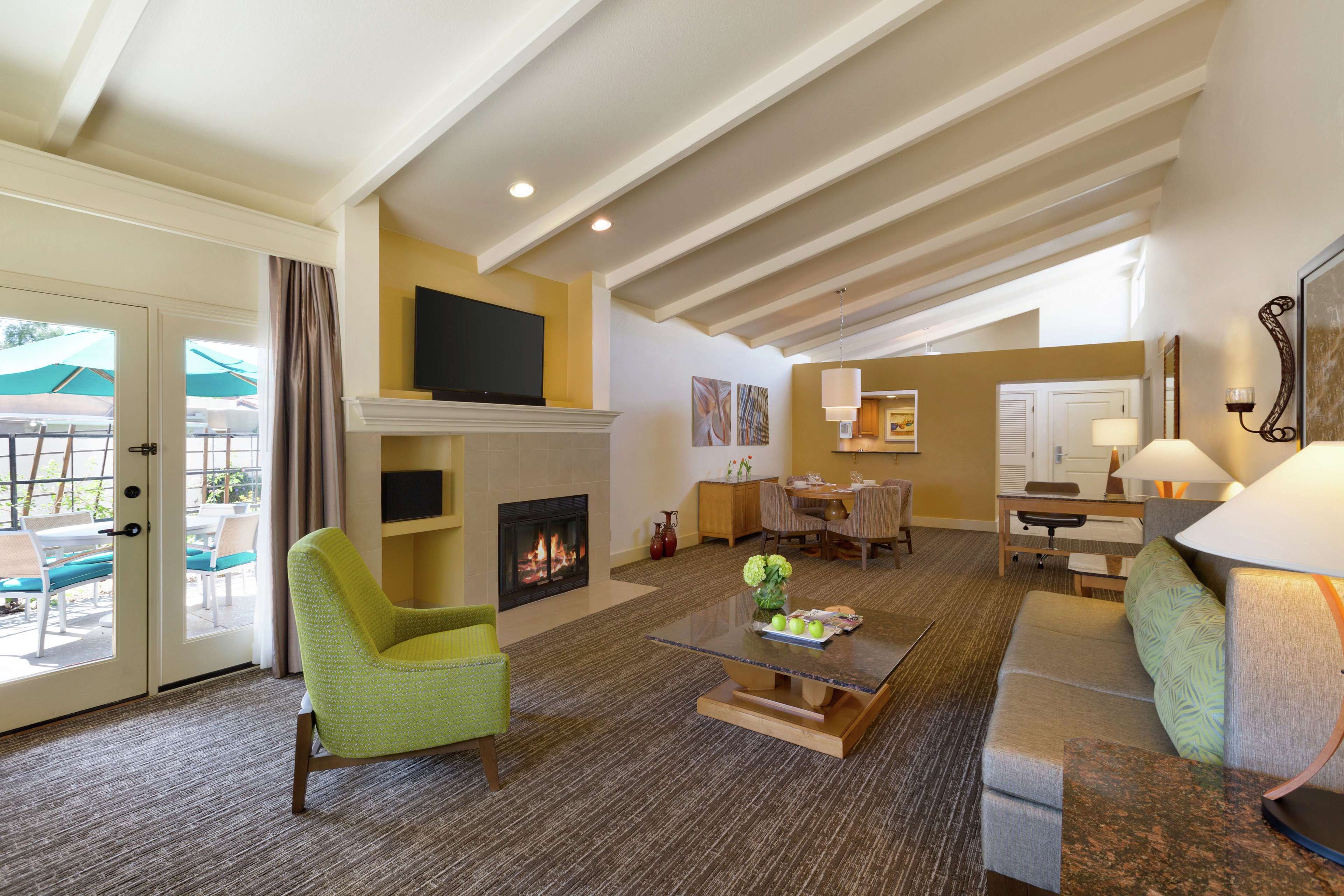 Hilton Scottsdale Resort & Villas Photo