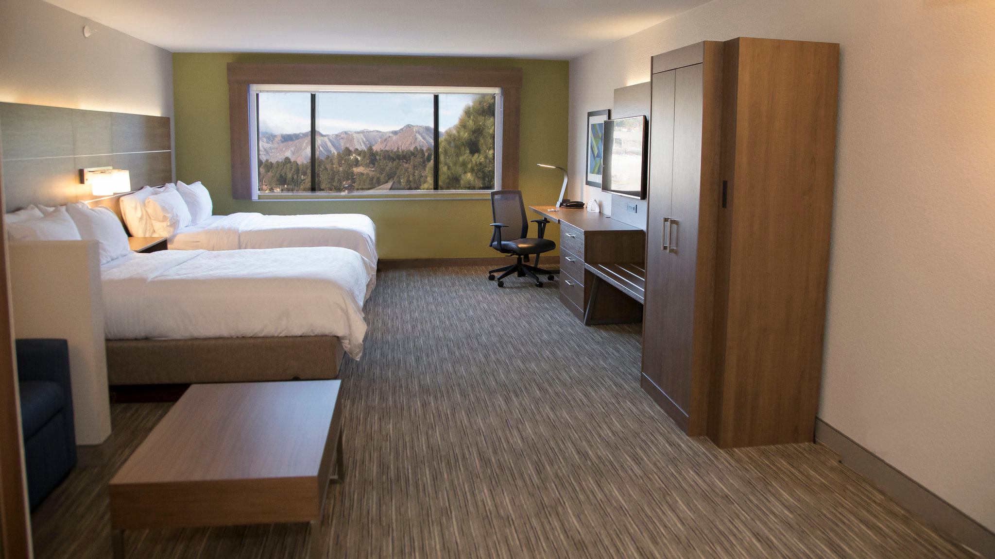 Holiday Inn Express & Suites Colorado Springs North Photo