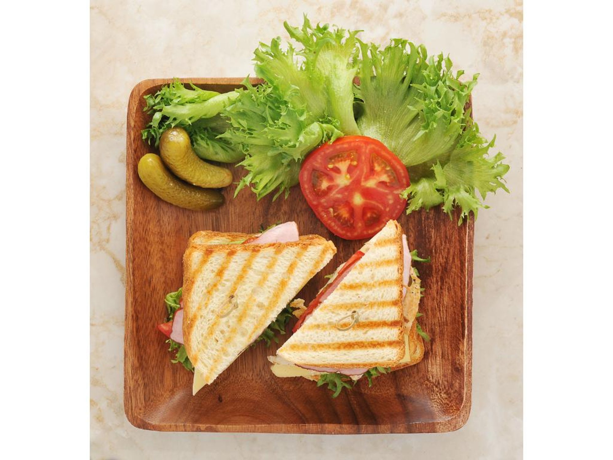 (C16) Chicken Salad and Bacon