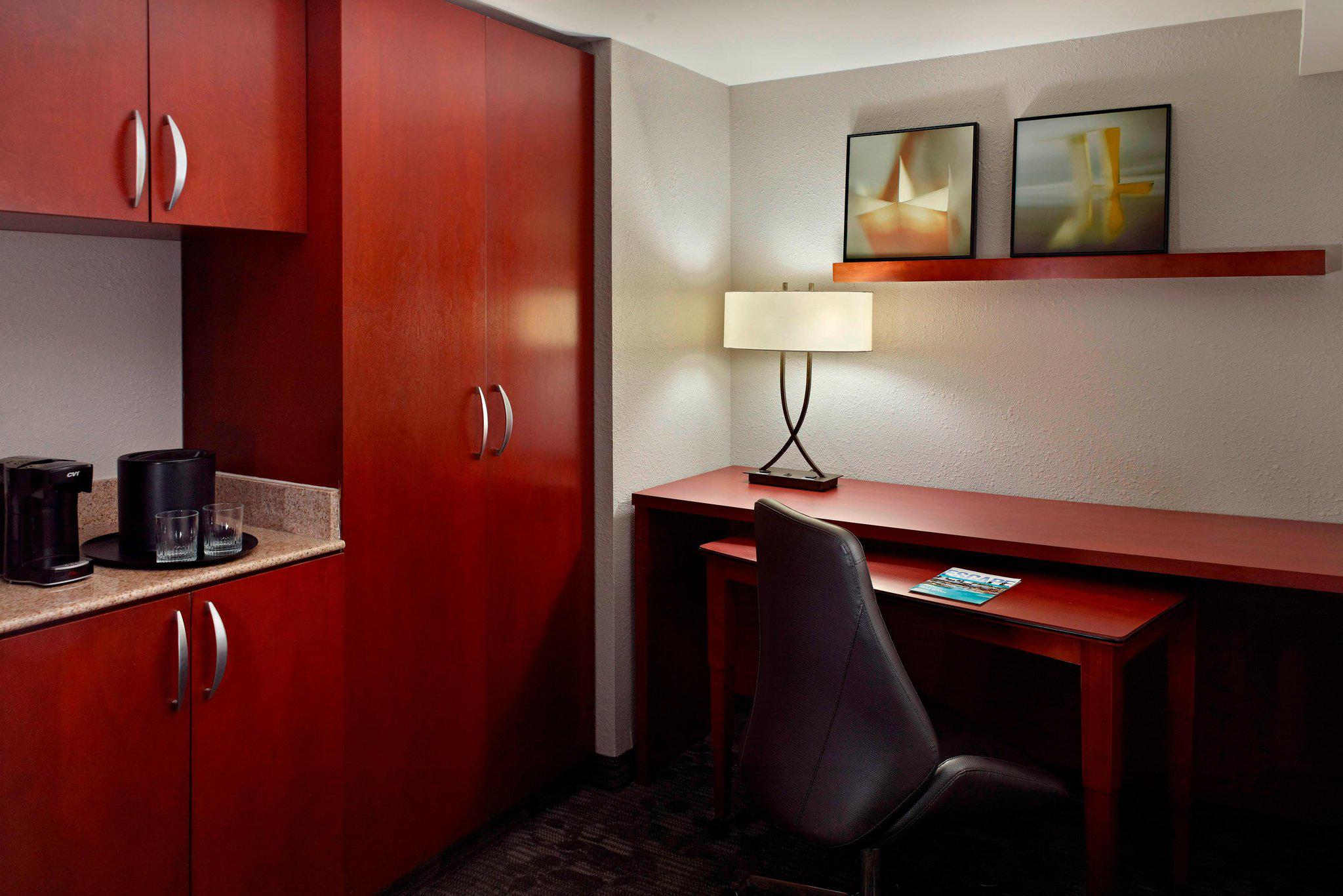 Courtyard by Marriott Atlanta Cumberland/Galleria Photo