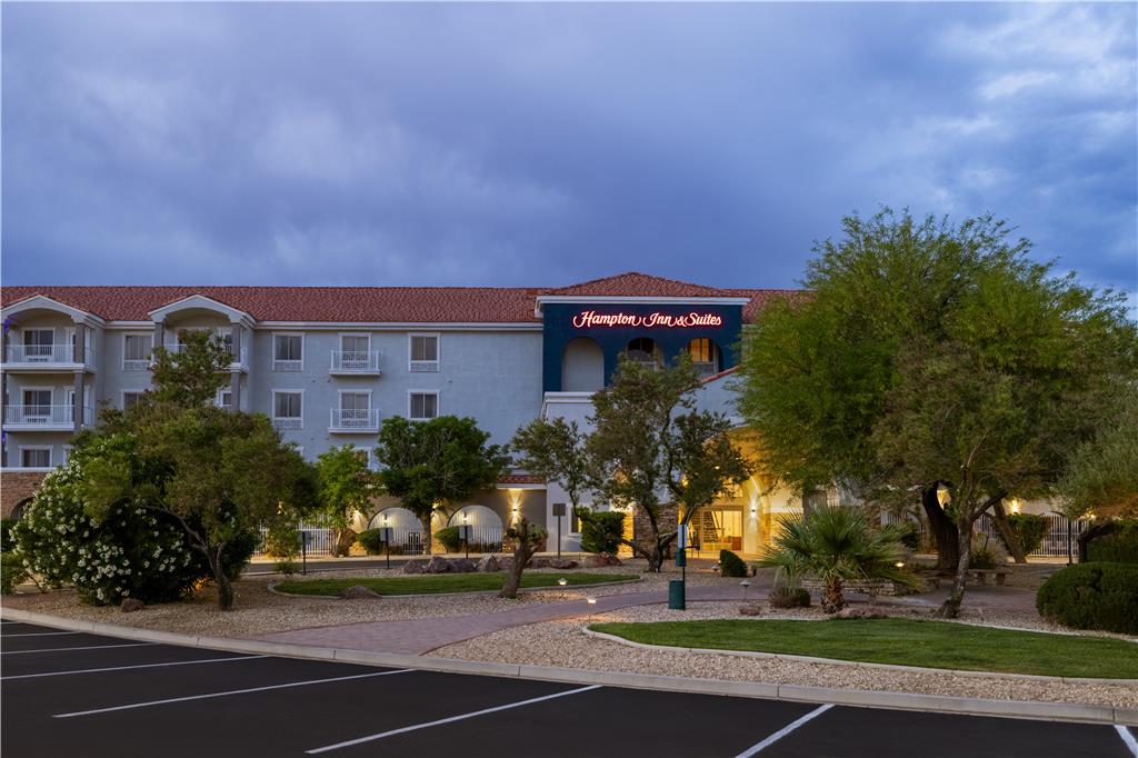 Hampton Inn &amp; Suites by Hilton Mesquite Logo