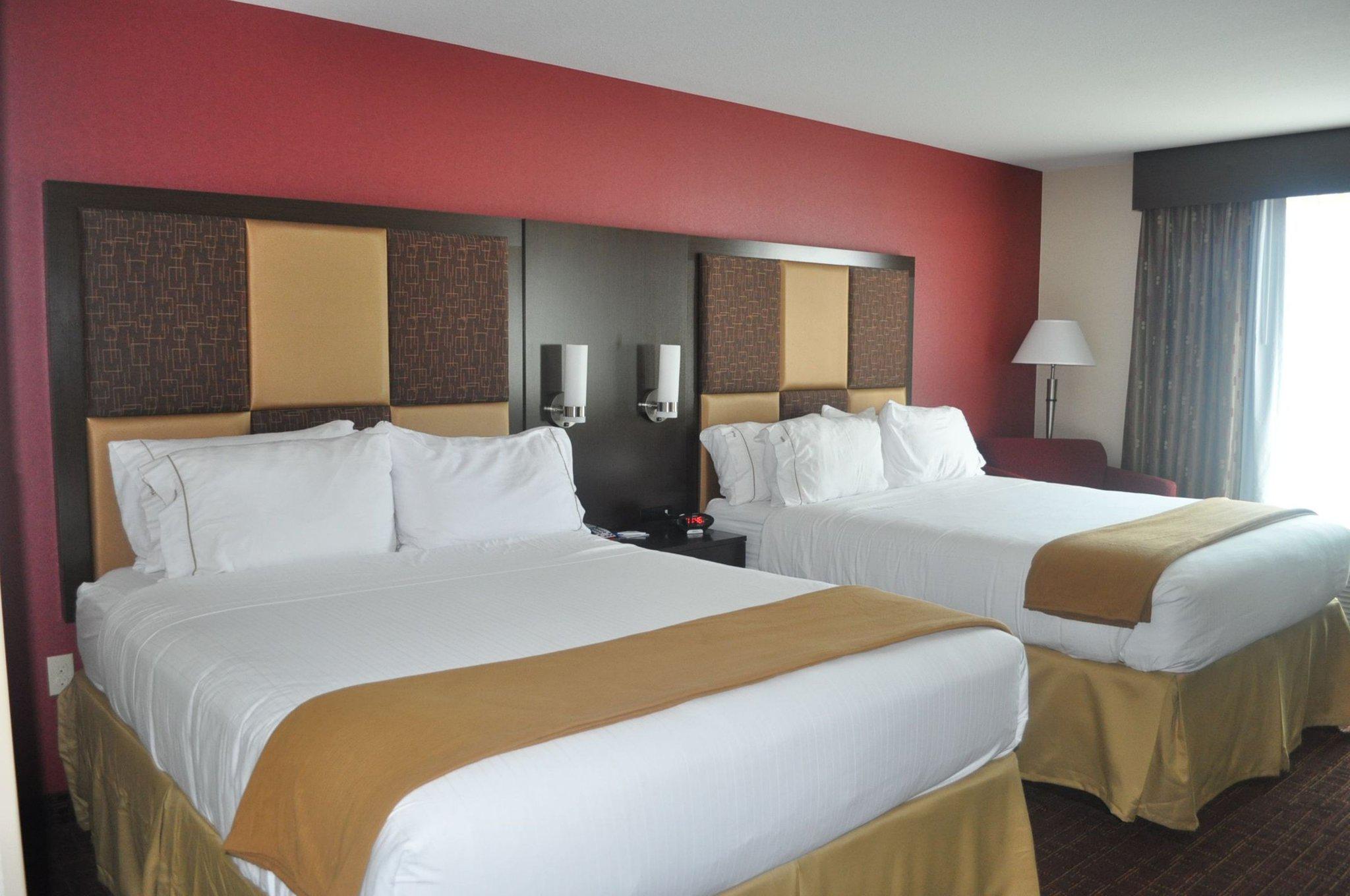 Holiday Inn Express & Suites Greensburg Photo