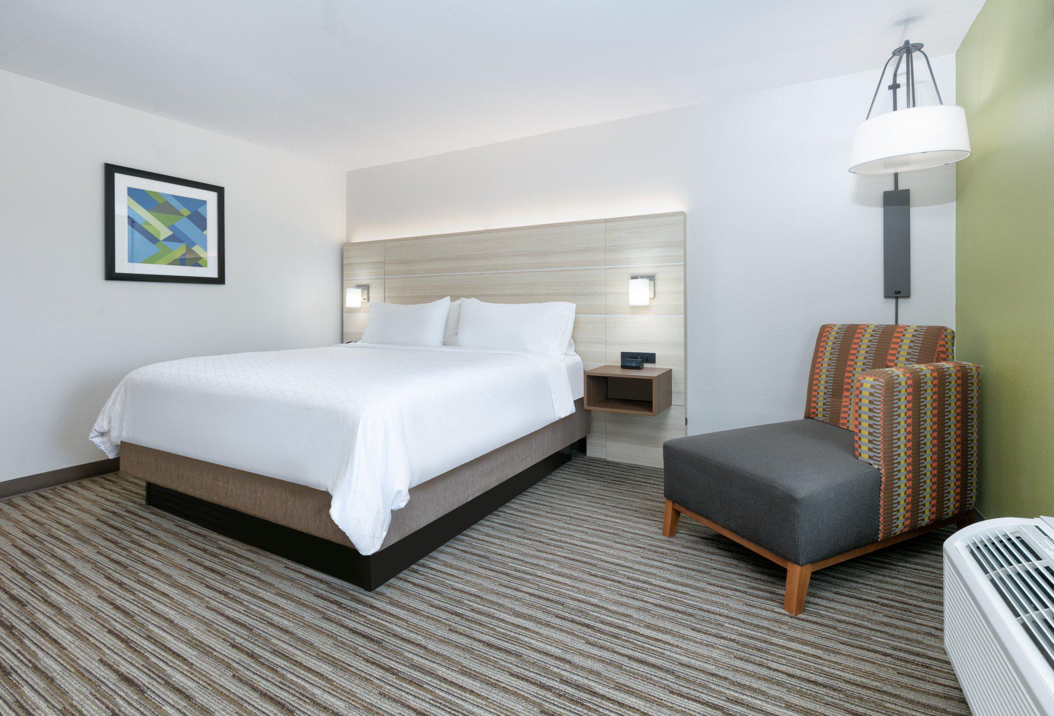 Holiday Inn Express Hillsboro I-35 by IHG Image