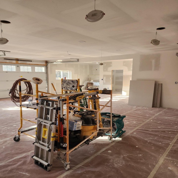 LUXE Construction Image