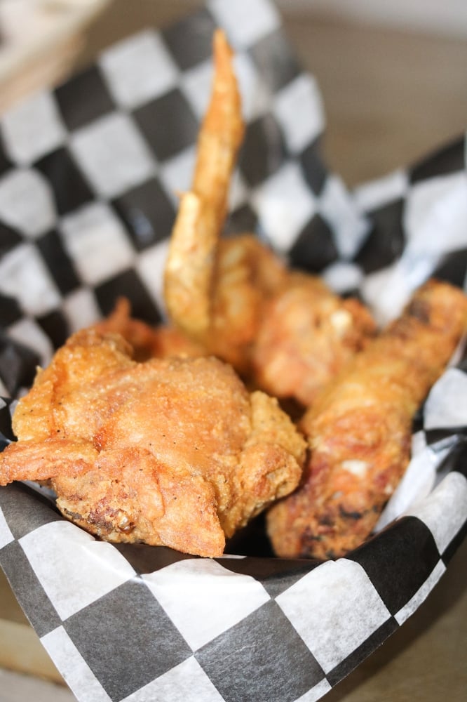 6 Pcs. Broaster Fried-Chicken +2 Sides +4 Sauces