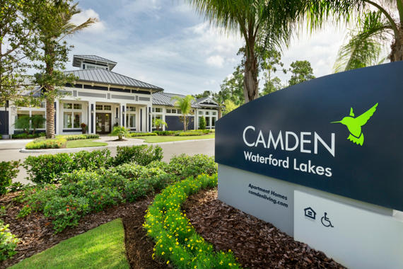 Camden Waterford Lakes Apartments Photo