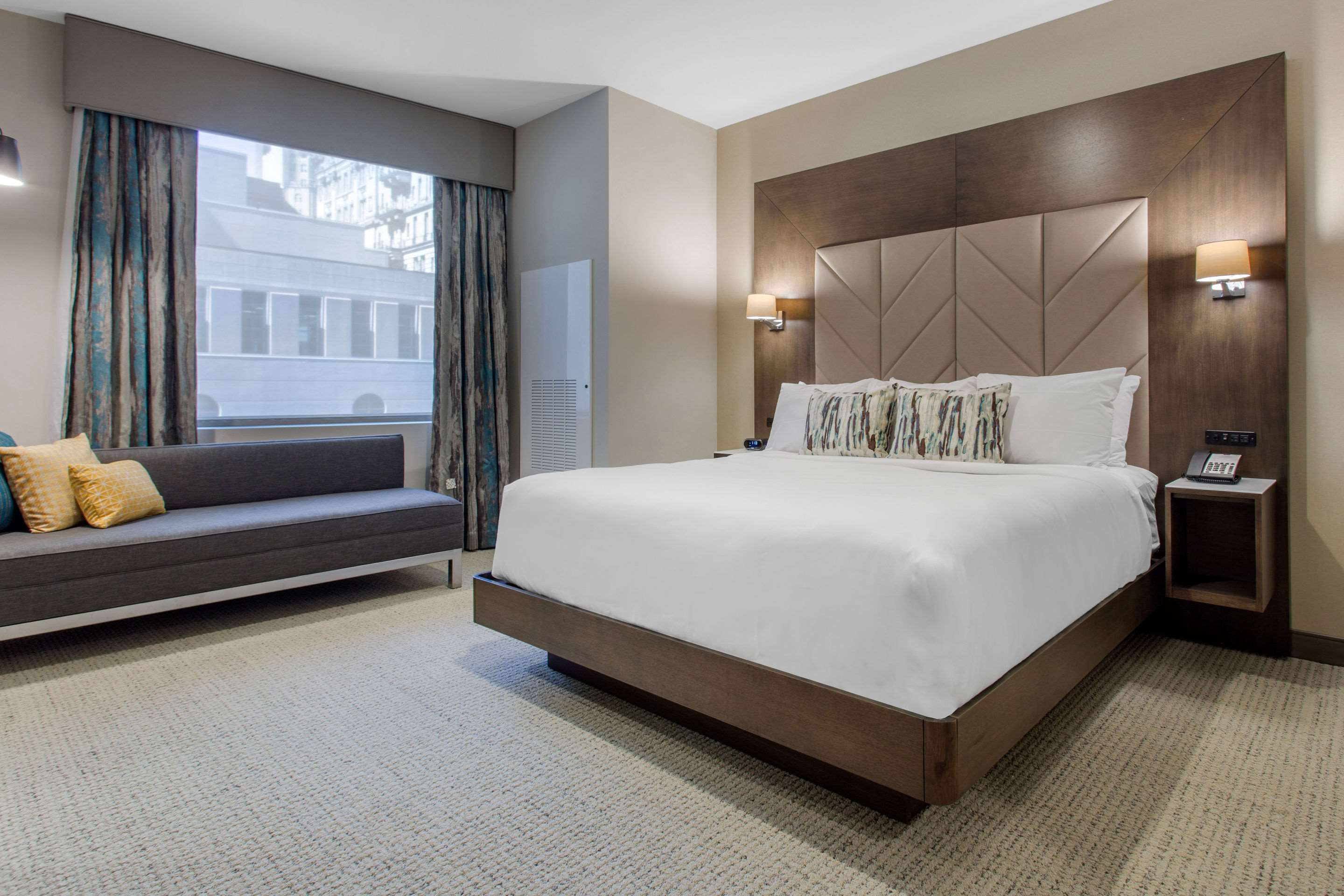 Cambria Hotel Philadelphia Downtown Center City Photo