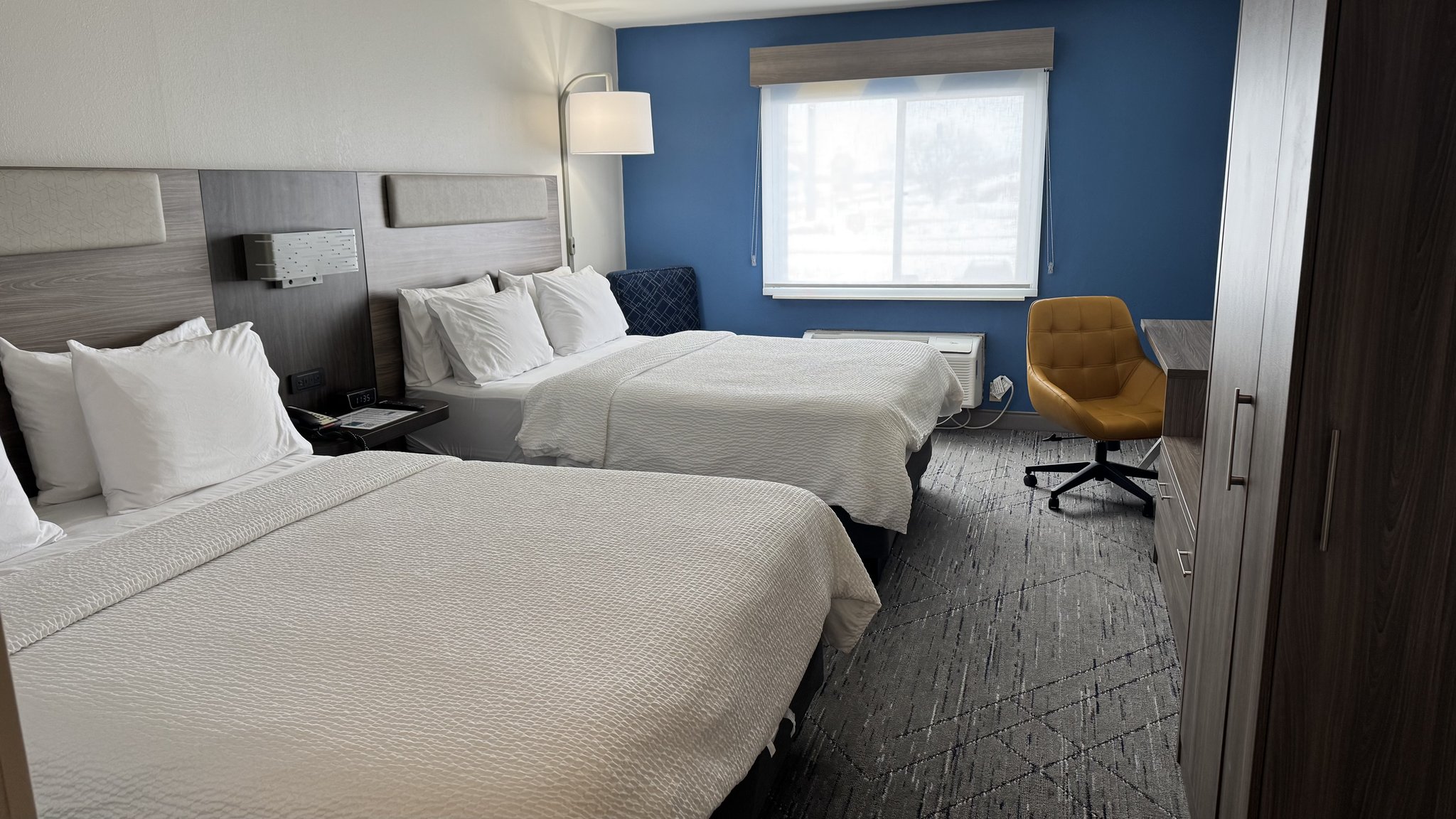 Holiday Inn Express Deforest (Madison Area) by IHG Image