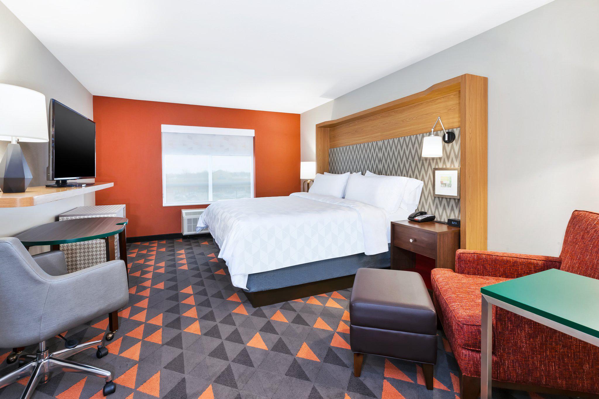 Holiday Inn & Suites Toledo Southwest - Perrysburg Photo