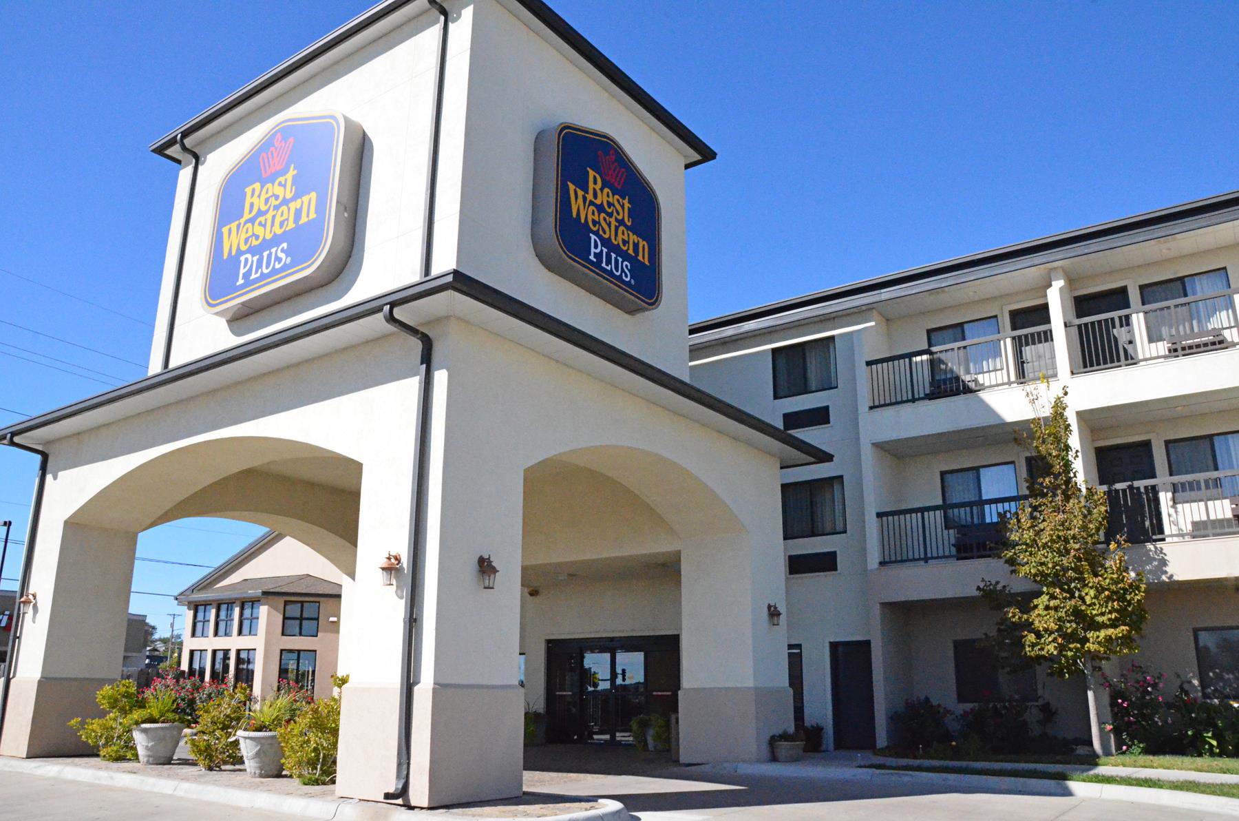 Best Western Plus Country Inn & Suites Dodge City, KS Company