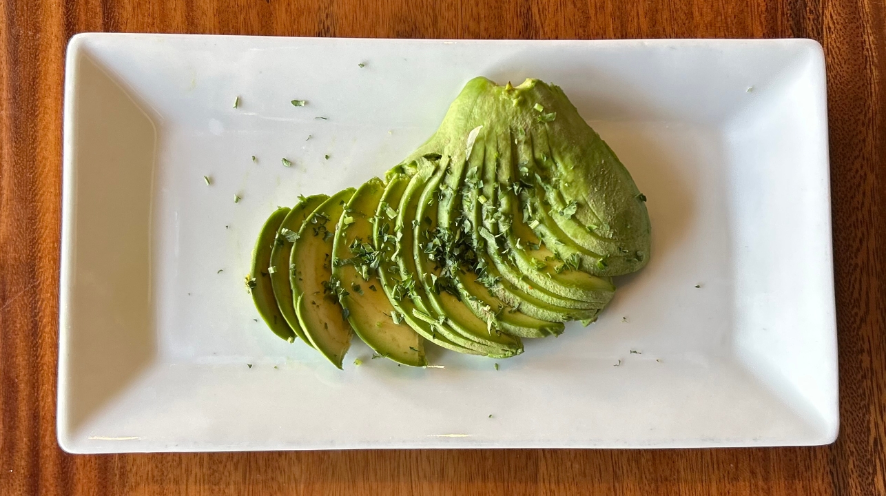 Sliced Avocado (1/4)