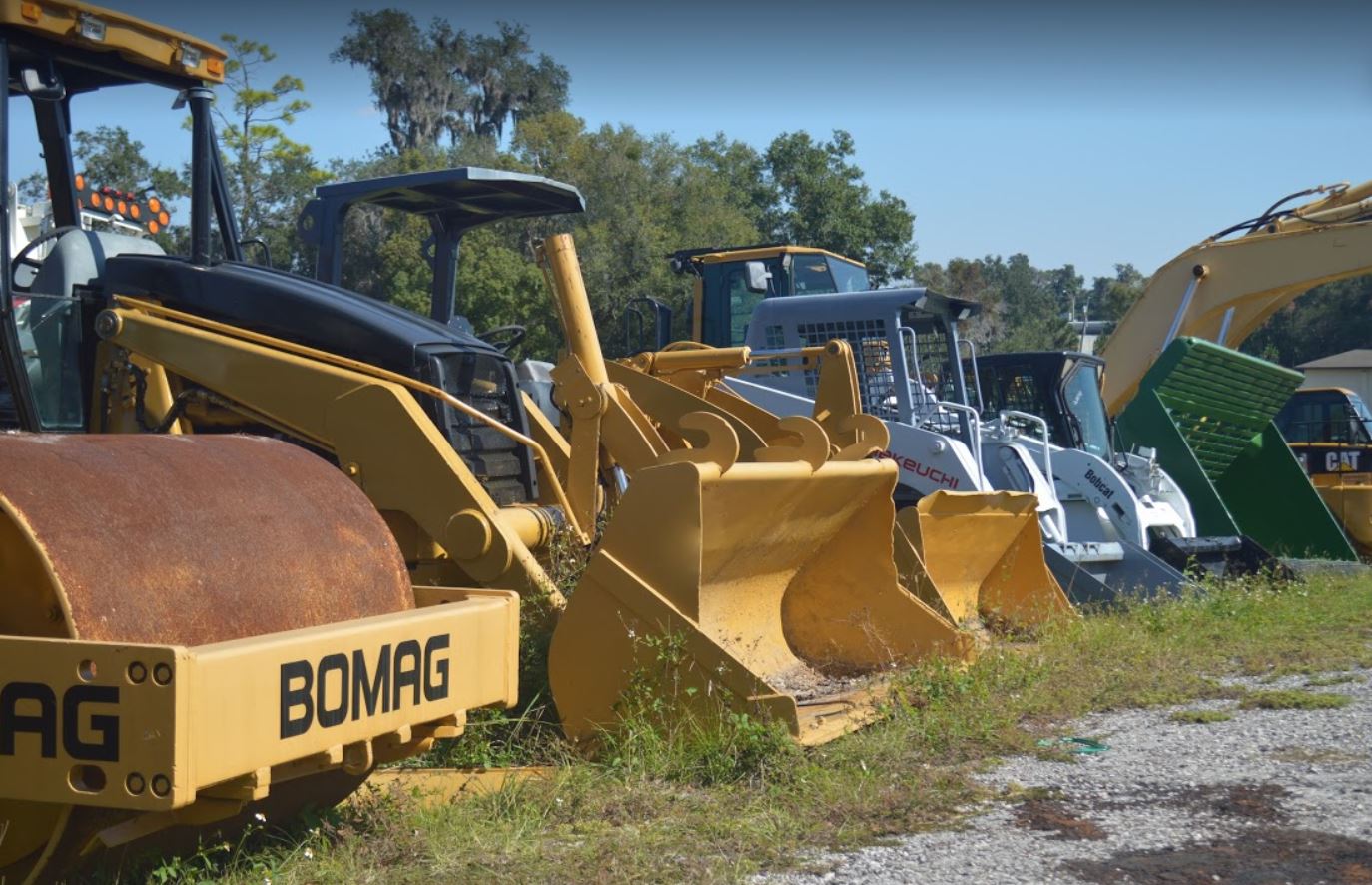 Deland Truck Center Photo