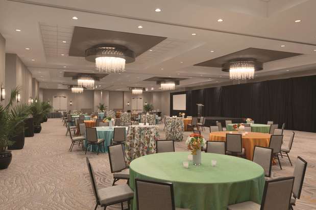 Images Embassy Suites by Hilton Oklahoma City Downtown Medical Center
