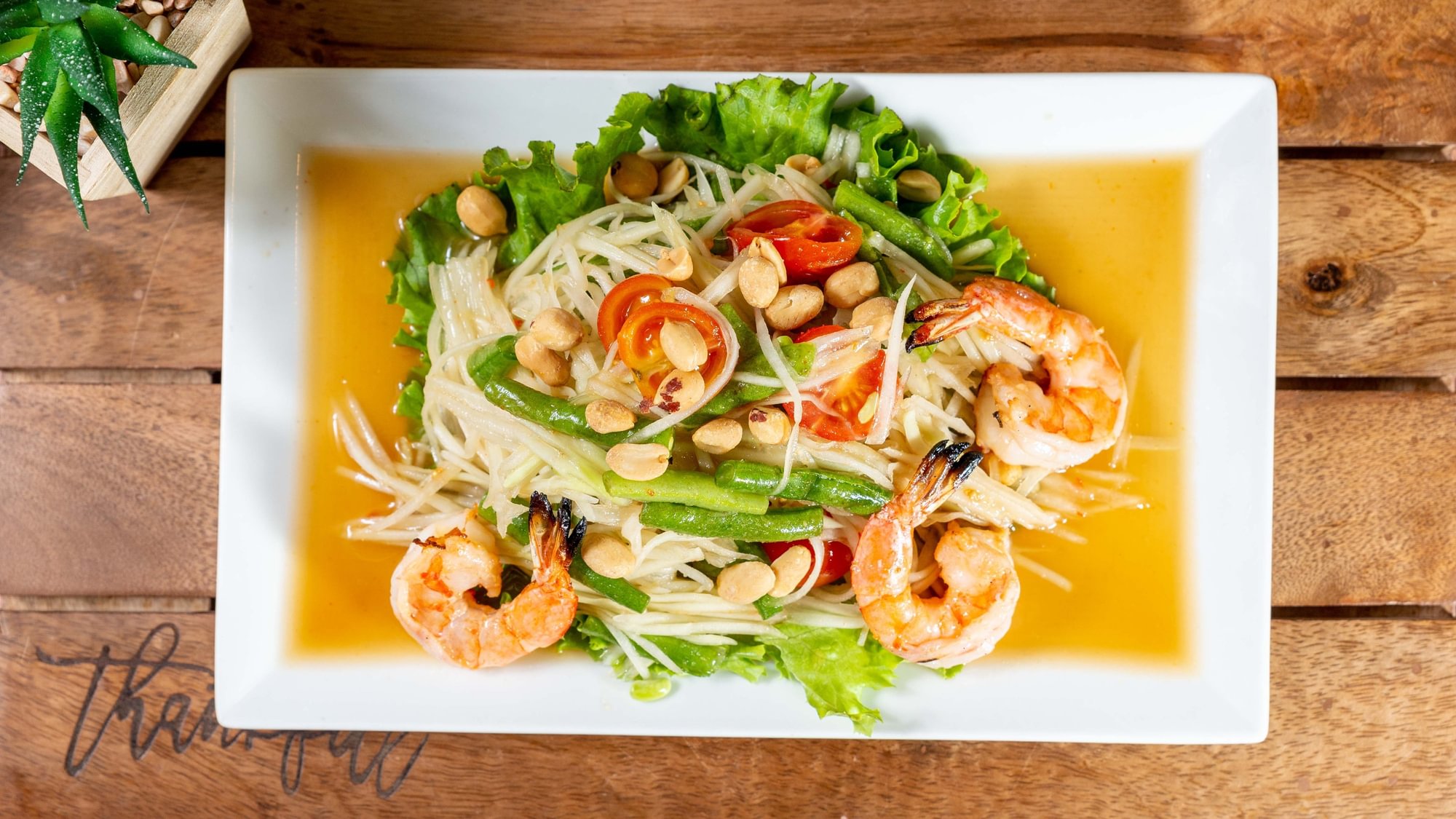 Papaya Salad Deluxe ส้มตำไทย ใส่กุ้งสามตัว