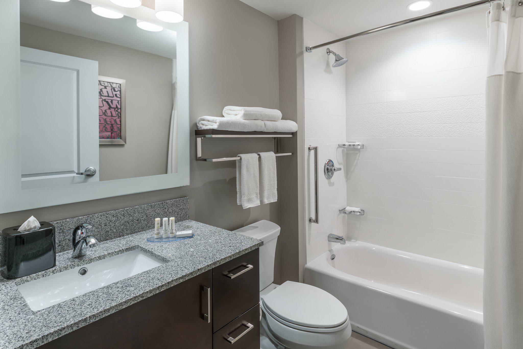 TownePlace Suites by Marriott Chicago Schaumburg Photo