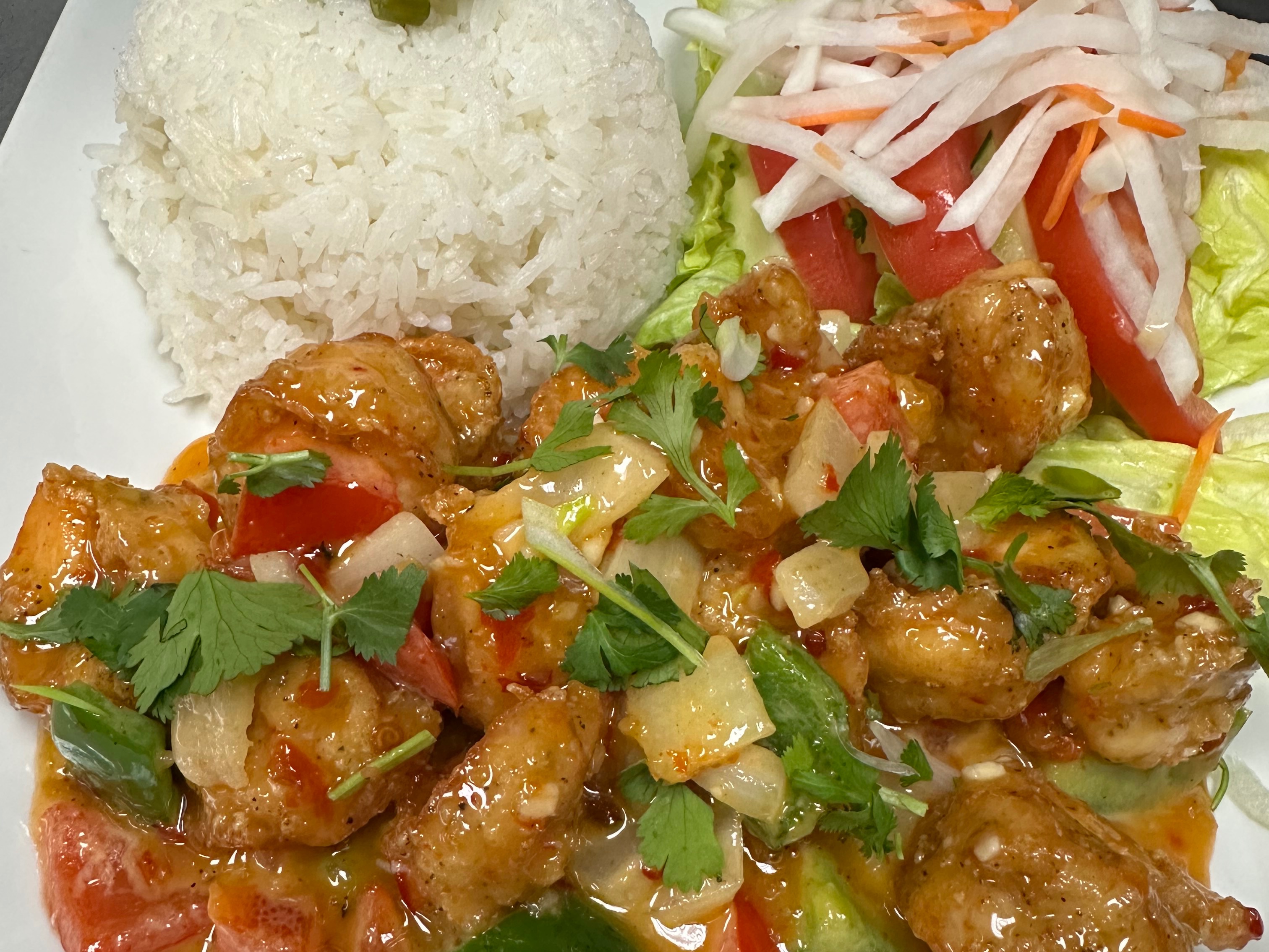 C6. Bang Bang Shrimp Bowl (Com Tôm Bang Bang)