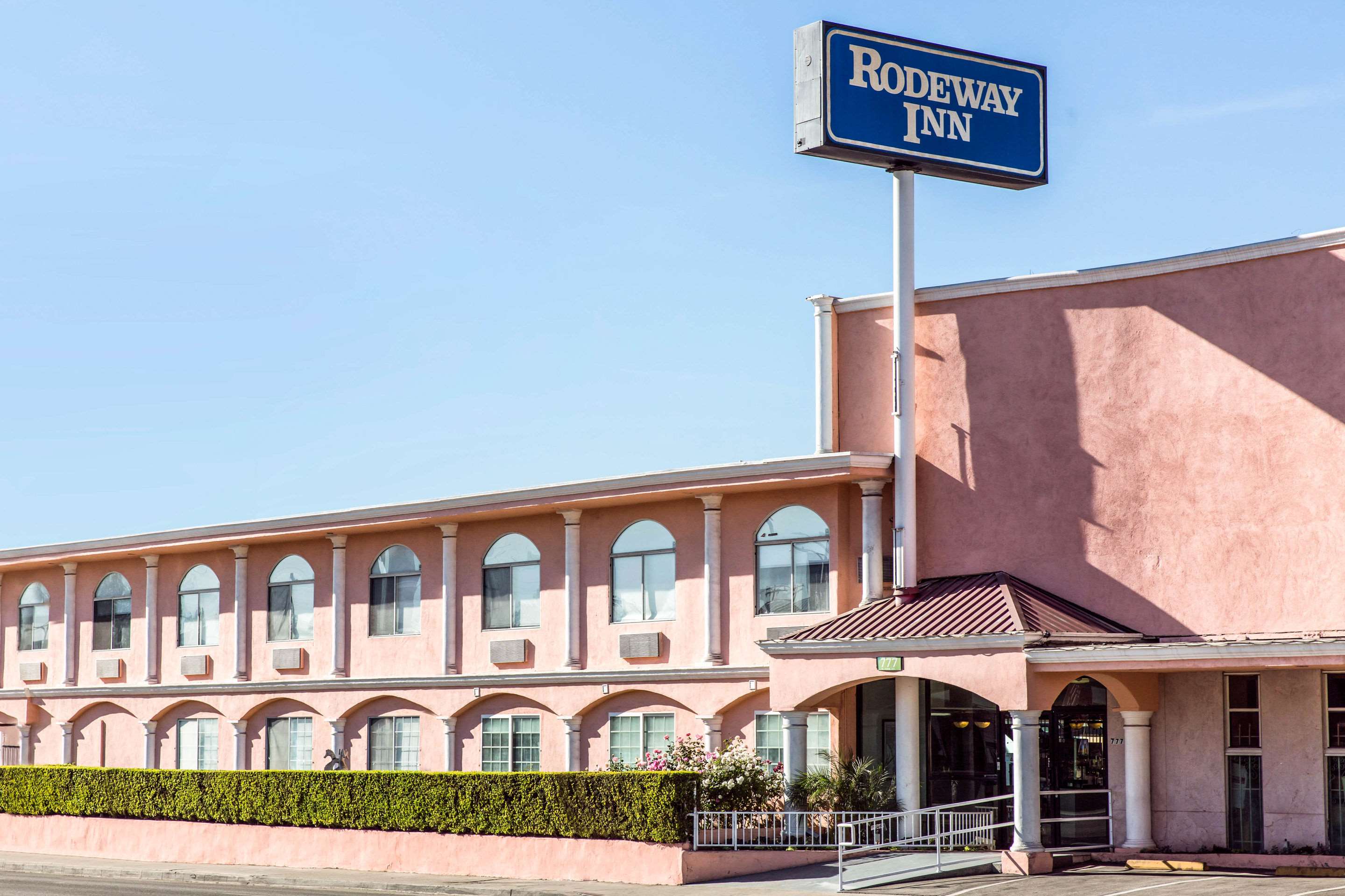 Rodeway Inn Near Melrose Ave Photo