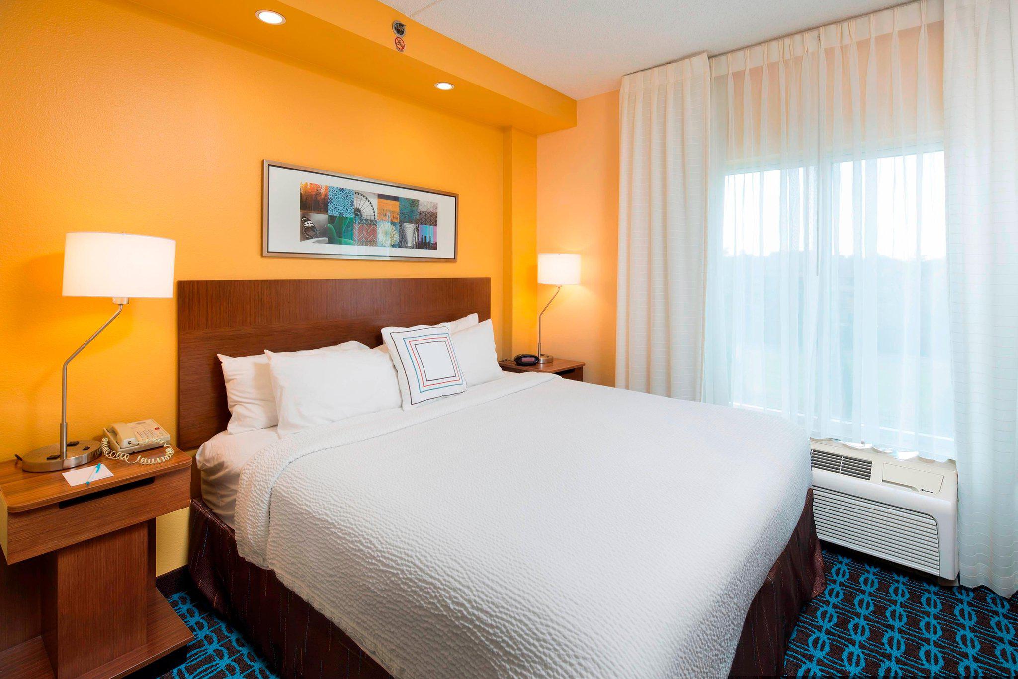 Fairfield Inn & Suites by Marriott Newark Liberty International Airport Photo