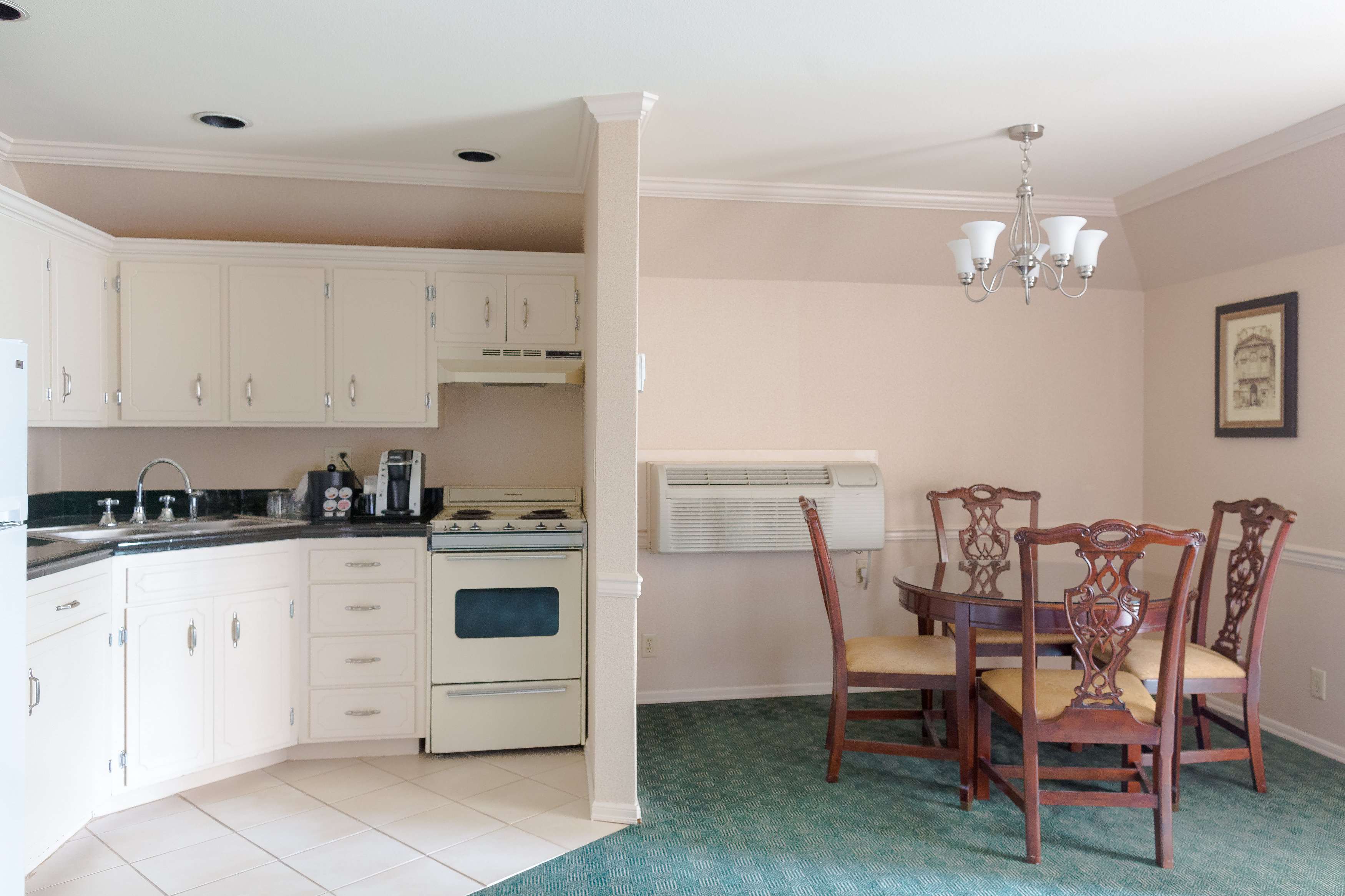 Best Western Heritage Inn Photo