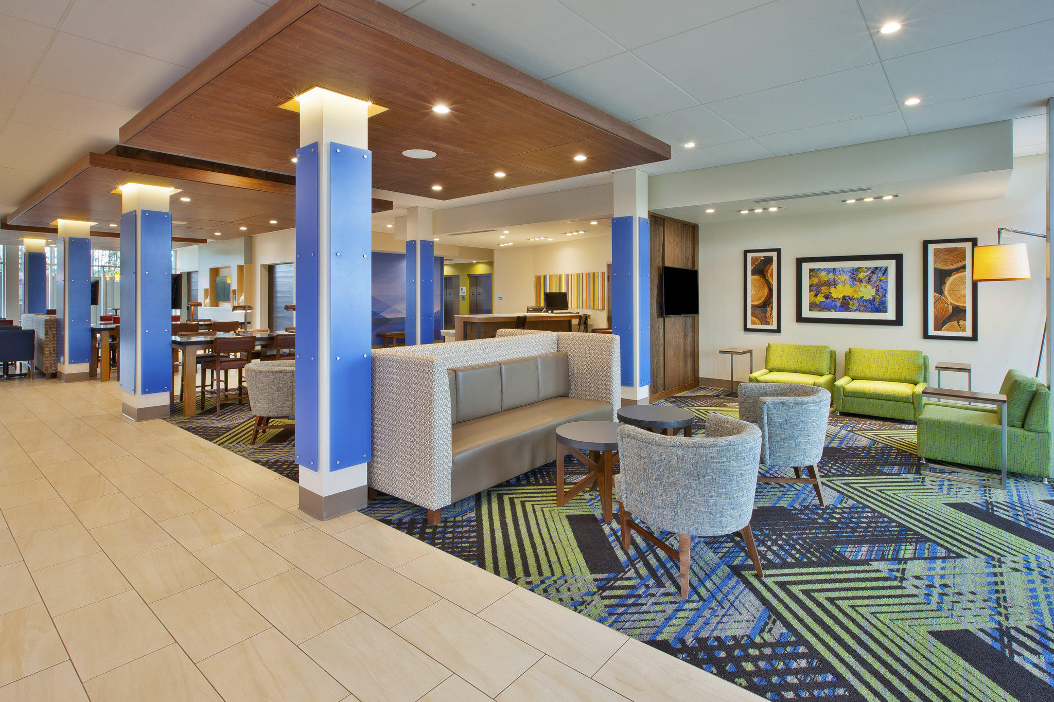 Holiday Inn Express & Suites South Hill Photo