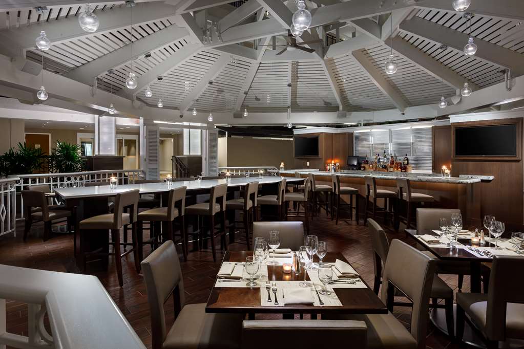 Embassy Suites by Hilton Orlando Lake Buena Vista Resort Image