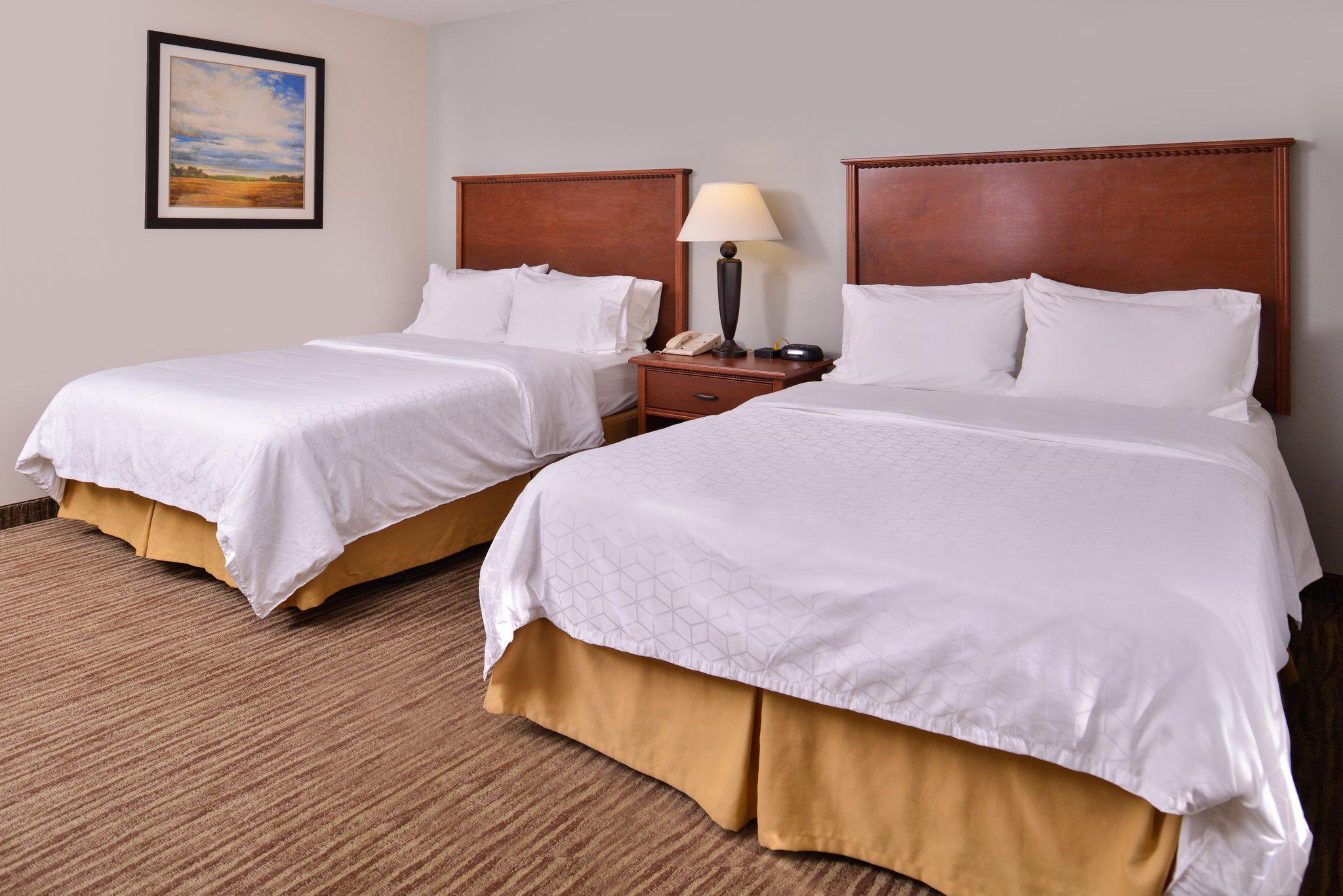 Holiday Inn Express & Suites Sioux Falls at Empire Mall Photo