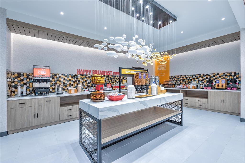 Hampton Inn and Suites Irving Hwy 183 Image