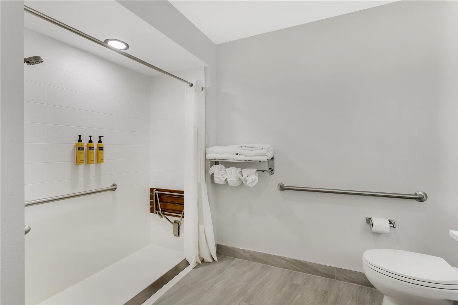 Best Western Plus First Coast Inn & Suites Image