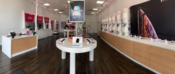 Cell Phones Plans And Accessories At T Mobile 305 W Indian Trail