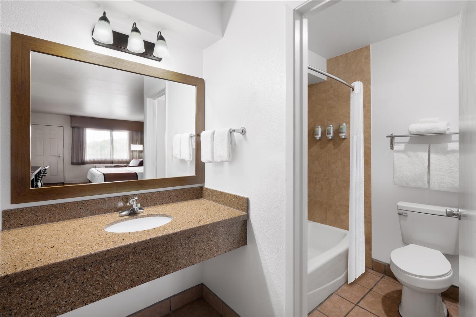 Best Western Discovery Inn Image