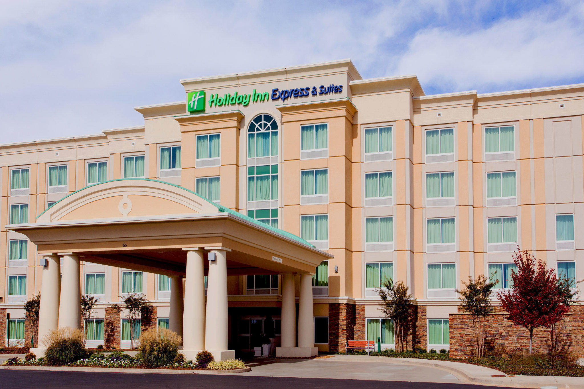 Holiday Inn Express & Suites Jackson Northeast Photo