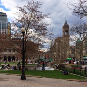 Finally, Spring has sprung in Boston! Hope you're enjoying the change in the weather and this mostly beautiful weekend.