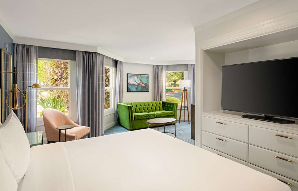 Hayes Mansion San Jose, Curio Collection by Hilton Image