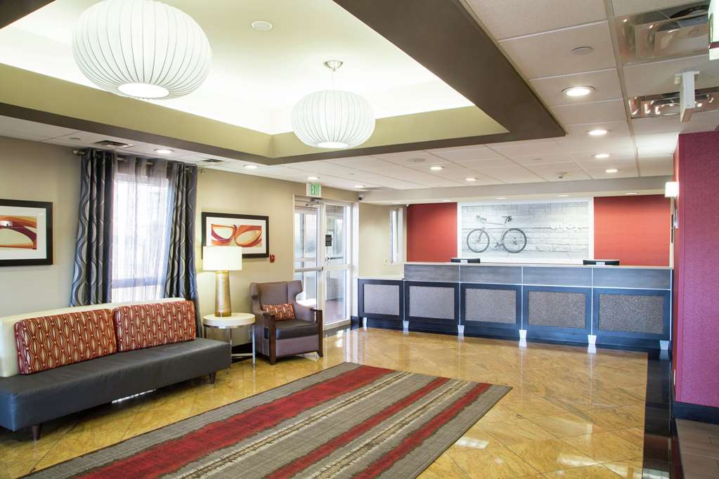 Hampton Inn Oxford-West Image