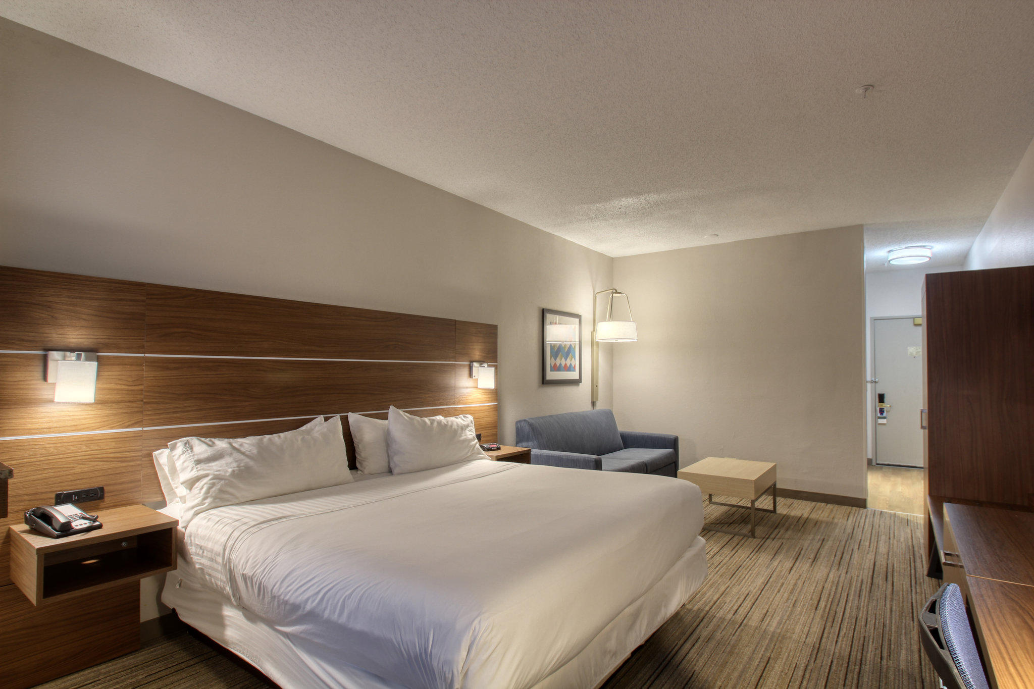 Holiday Inn Express & Suites Oshkosh-Sr 41 Photo