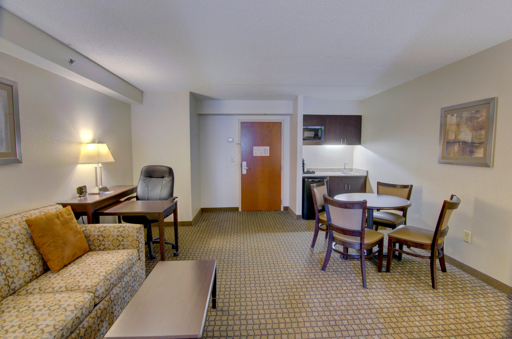 Holiday Inn Express & Suites Blacksburg - University Area Photo