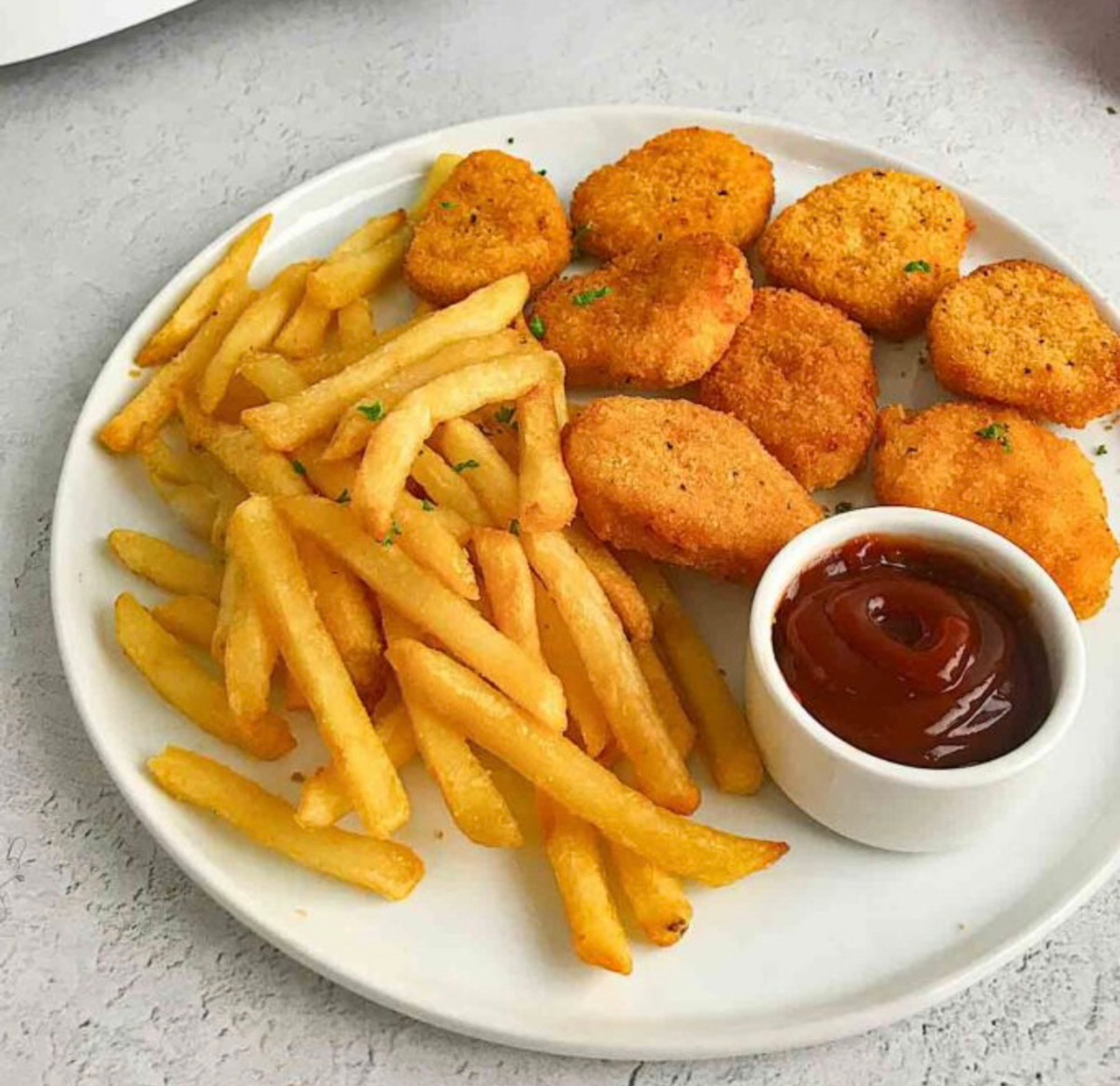 6 PC Chicken Nuggets with Fries