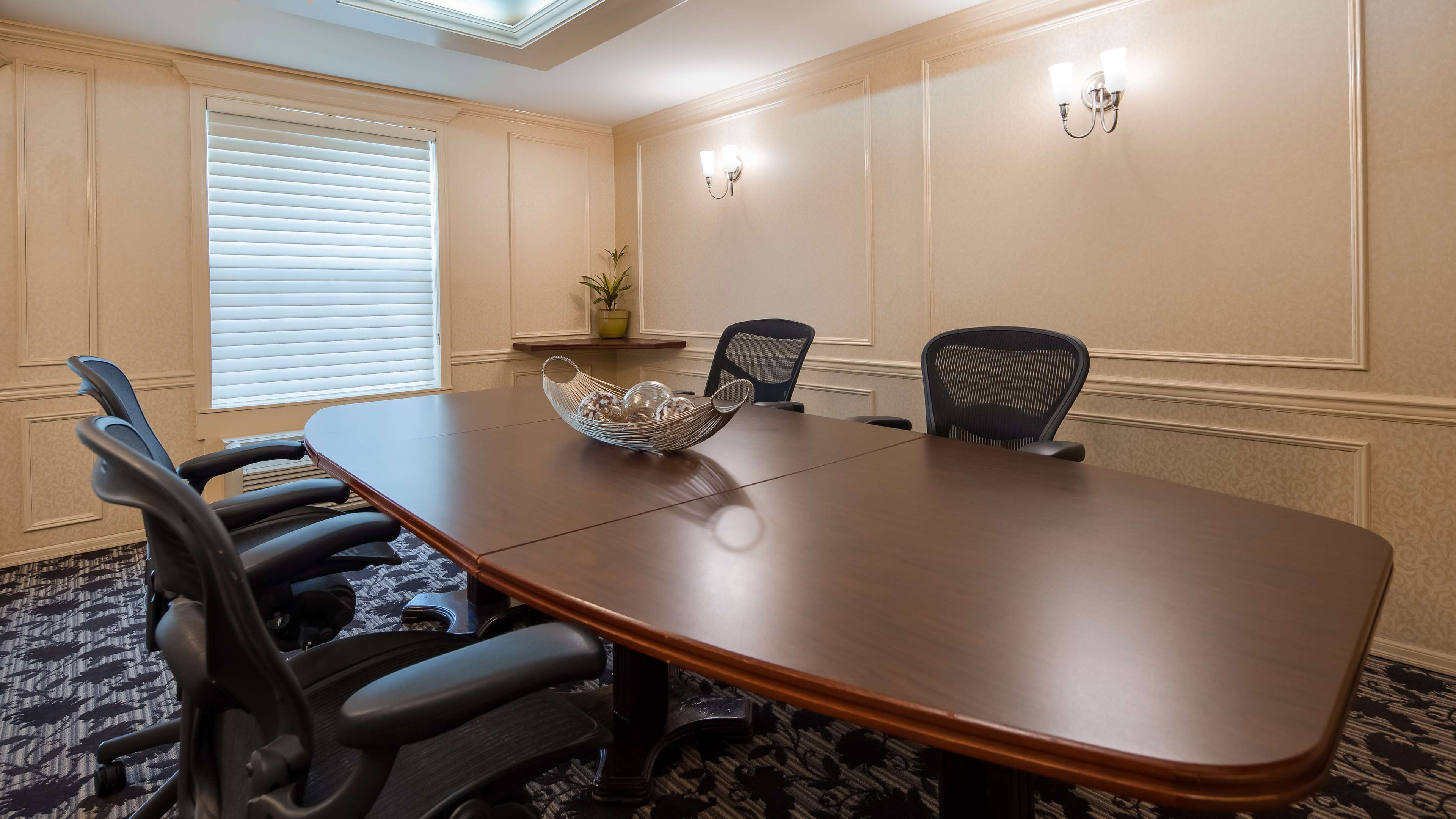 Best Western Heritage Inn Photo