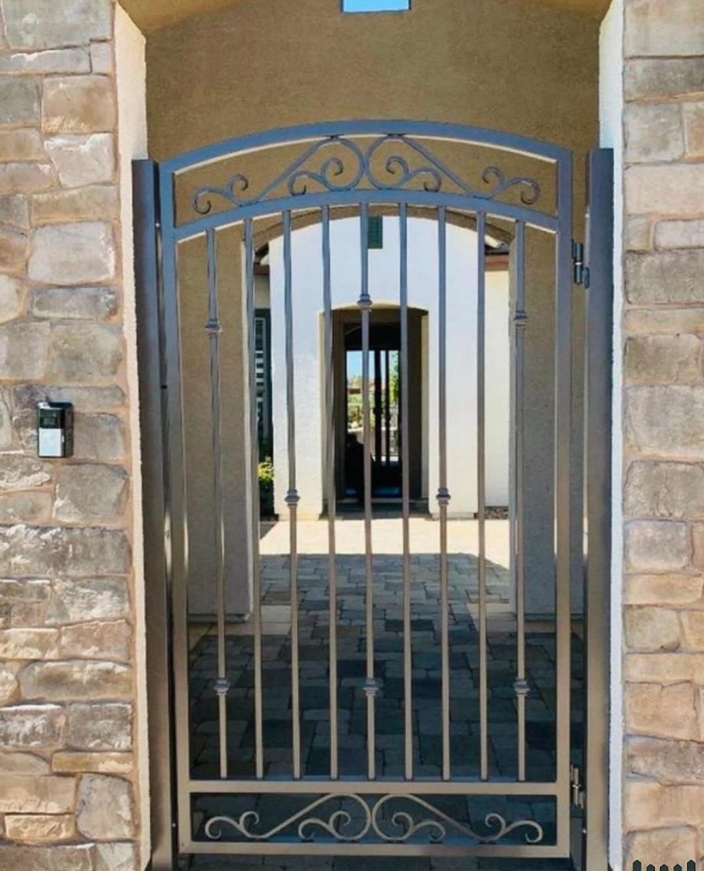 Top Rail Fence Pompano Beach Image